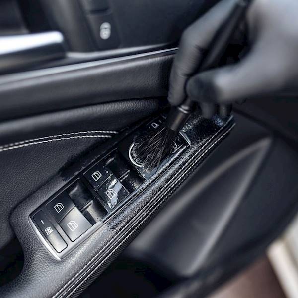 DELIKATNY PĘDZEL DETAILINGOWY DO MYCIA I CZYSZCZENIA K2 R.8 M314