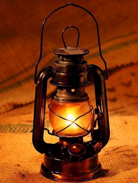 LAMPA NAFTOWA RETRO ANTYCZNA NA OLEJ NAFTĘ LAMPION LATARNIA 25 CM