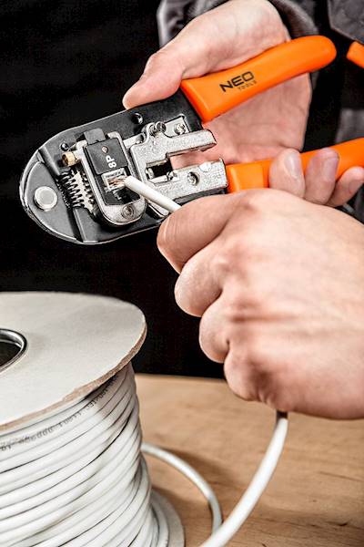 SZCZYPCE ZACISKARKA, ZACISKACZ WTYKÓW TELEFONICZNYCH 4P, 6P, 8P I KOMPUTEROWYCH RJ45, RJ11, RJ12 NEO 01-501