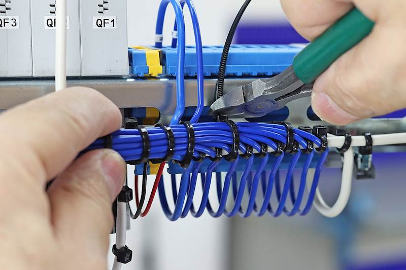 OPASKI ZACISKOWE EXTREME CZARNE ZESTAW 75 SZT. 01-672 NEO TOOLS