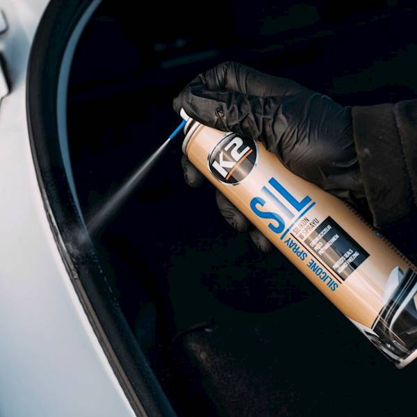 SILIKON W SPRAYU DO USZCZELEK SAMOCHODOWYCH 300 ML K2 SIL K633