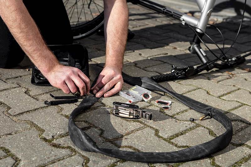 MULTITOOL ZESTAW NARZĘDZI NAPRAWCZY DO ROWERU KÓŁ, ŁATKI, ETUI 91-013 NEO
