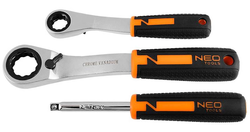 ZESTAW NARZĘDZIOWY KLUCZY NASADOWYCH PRZELOTOWYCH  1/4'',3/8" 46EL. CrV 10-019 NEO TOOLS