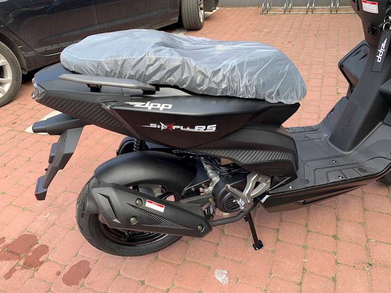 SKUTER ZIPP SIMPLI 50 LJ50QT-X 2019 CZARNY 