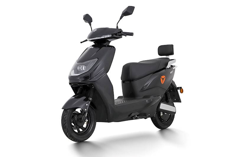 SKUTER ELEKTRYCZNY YADEA T2 CZARNY 2023