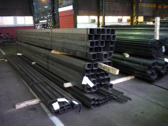 Kształtownik zamknięty  20x 20x 1.5   1 S235JRH