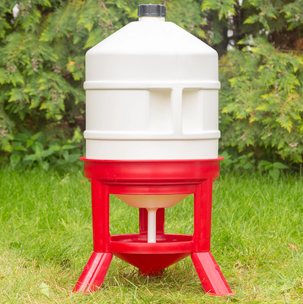 Poidło dla drobiu zbiornikowe 30l na stojaku 