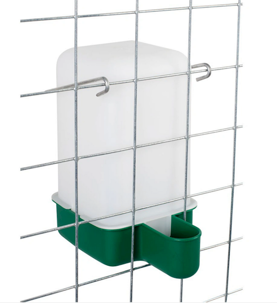 poidło dla drobiu 1l z dolnym dozownikiem zawieszane na siatce