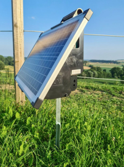 Elektryzator solarny TITAN S 4200 dla koni bydła, owiec, kóz 4,2 J