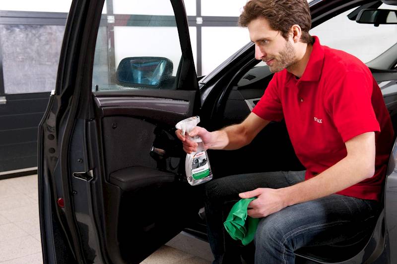 S321200 SONAX Do czyszczenia wnętrza samochodu 500ML