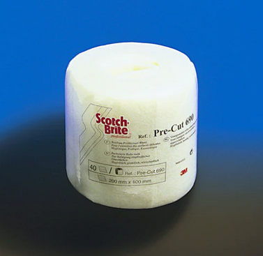 3M690 Włóknina ręczna biała nierysująca 200mm x 4m