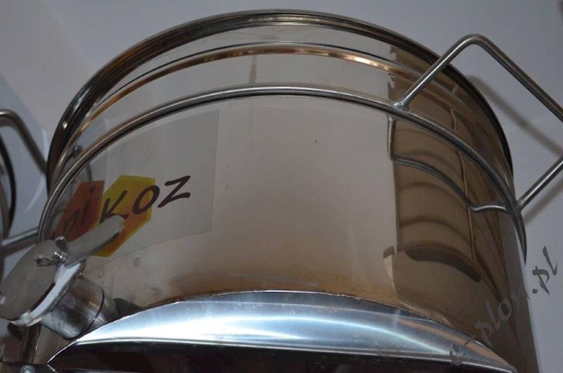 Odstojnik nierdzewny 200 L z uchwyt. Apikoz-OD11