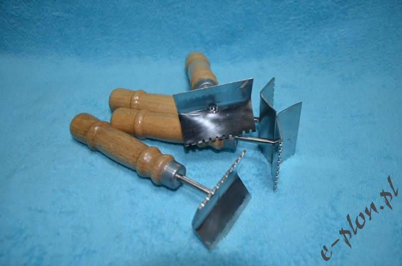 Skrobak nierdzewny do krat metalowych