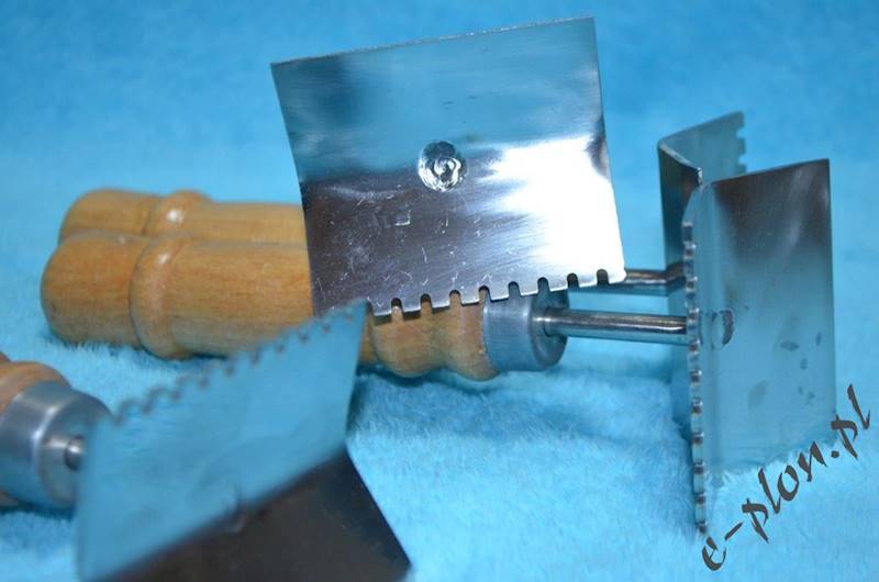 Skrobak nierdzewny do krat metalowych