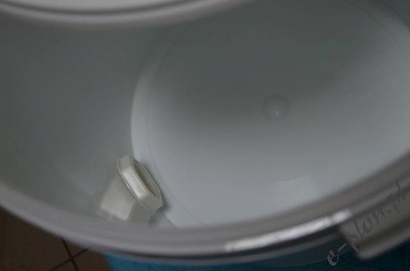 Wiadro pojemnik do miodu z zaworem / 30 l /