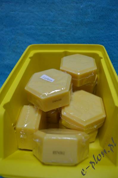 Mydło miodowe z pyłkiem 100g  / FR02 /
