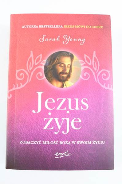 Jezus żyje wyd. II  Sarah Young EST
