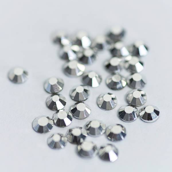 Kryształki Chrome rozmiar 8- 50szt. Julia Nessa