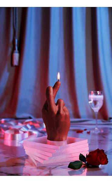 Świeca Candle Hand CRS Red