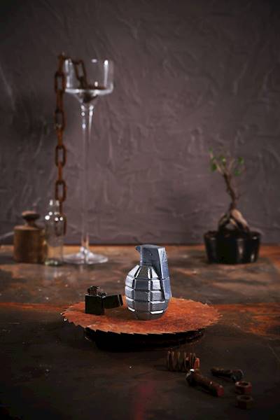 Świeca Candle Concrete Grenade Silver L