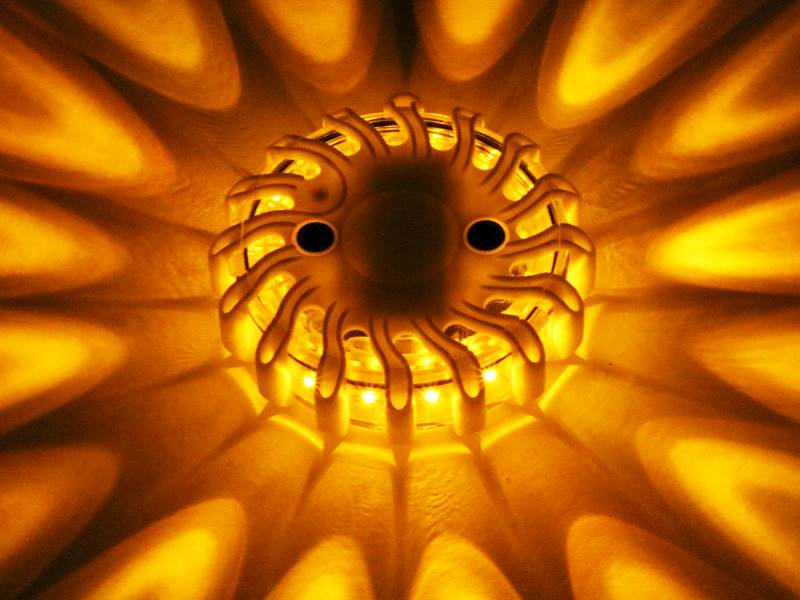 LAMPA OŚWIETL.AWAR.FLARA MAGNES POMARAŃ.BATER.