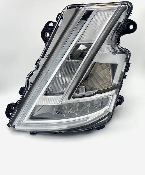 LAMPA-REF.VOLVO FH16 full led L zamiennik 24056511