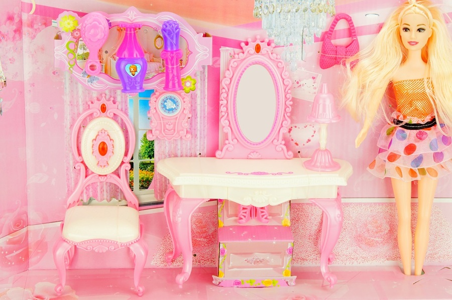 7166 LALKA 29cm + MEBELKI DLA LALEK TOALETKA