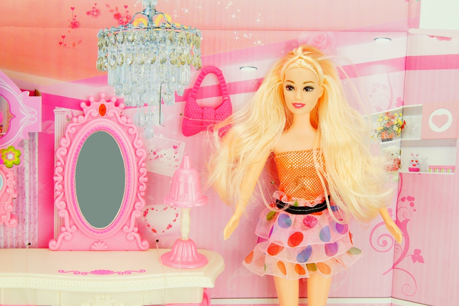 7166 LALKA 29cm + MEBELKI DLA LALEK TOALETKA