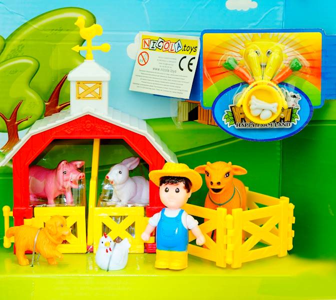 * 3225 FARMA ZAGRODA STODOŁA FIGURKI ZWIERZĘTA GOSPODARSTWO