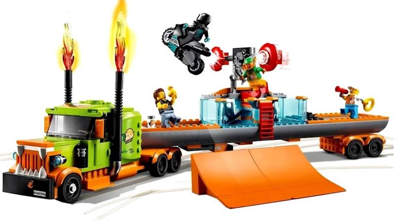 60294 KLOCKI LEGO CITY CIĘŻARÓWKA KASKADERSKA