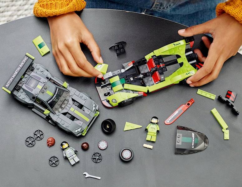 76910 LEGO ASTON MARTIN VALKYRIE AMR VANTAGE 