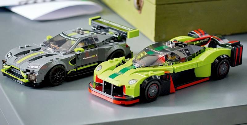 76910 LEGO ASTON MARTIN VALKYRIE AMR VANTAGE 