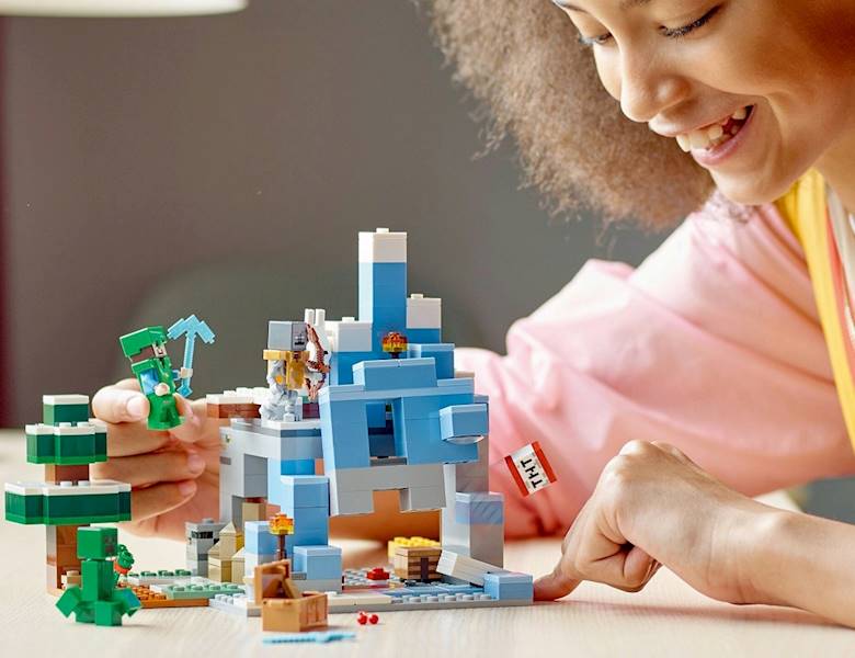 21243 KLOCKI LEGO MINECRAFT OŚNIEŻONE SZCZYTY