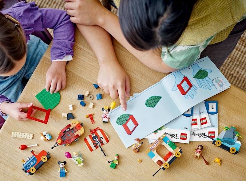 43212 KLOCKI LEGO DISNEY POCIĄG PEŁEN ZABAWY
