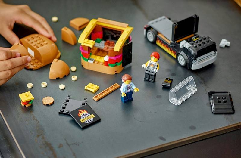 60404 KLOCKI LEGO CITY CIĘŻARÓWKA Z BURGERAMI