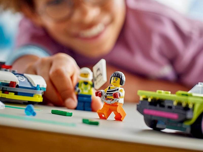 60415 LEGO CITY POŚCIG RADIOWOZU ZA MUSCLE CAREM