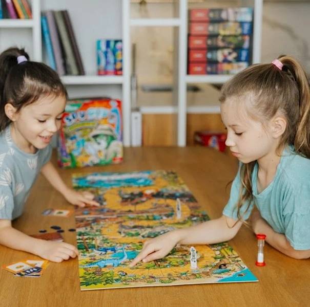 6528 Rodzina Treflików Gra rodzinna Spy Guy Junior Dinozaury Trefl