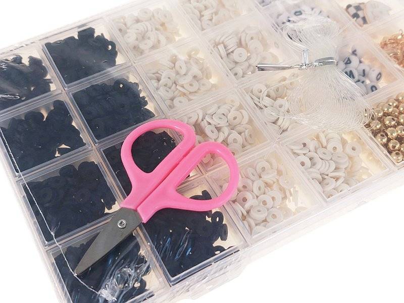 5662 Zestaw koralików do bransoletek literki, charmsy, gumka biżuteria 