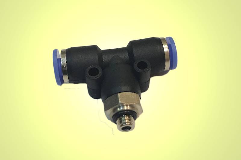 Trójnik wtykowy T z gwintem M5 pod wąż 4mm