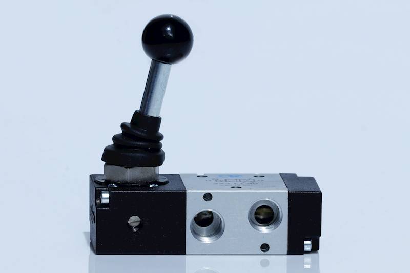 Rozdzielacz ręczny 3/2 G1/4 322 ML90