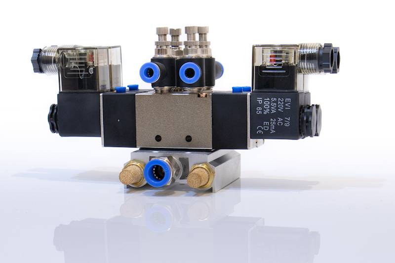 Elektrozawór 5/2 G1/4" bistabilny 4V320-08 24VDC