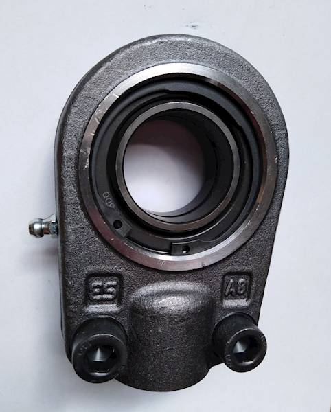 Ucho siłownika na pręt PR fi32  z gwintem M27x2