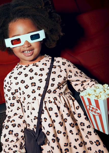 Dresowa sukienka z torebką    4926-55