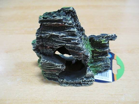 OZDOBA SKAŁA Z MCHEM 11x5/9 135-3 DELFIN#
