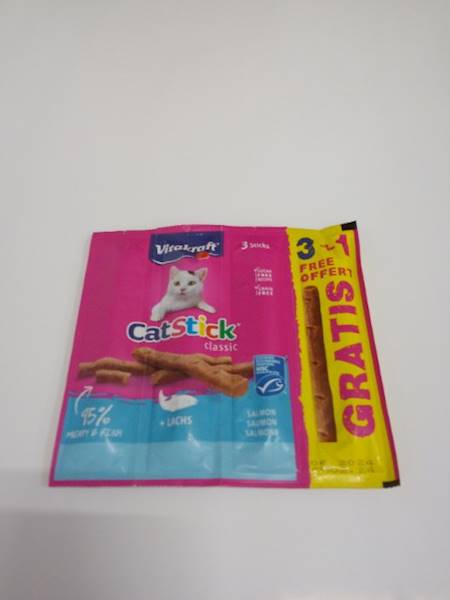VITAKRAFT CAT STICK MINI 3szt ŁOSOŚ 3+1