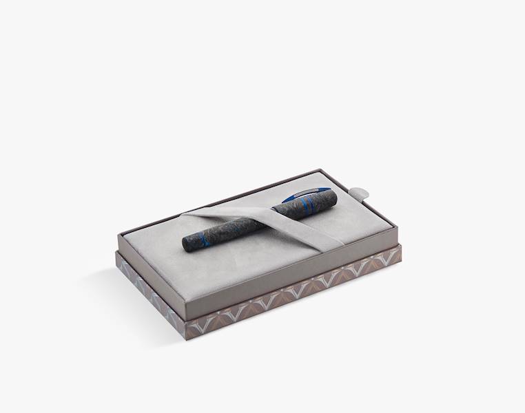 VISCONTI-PIÓRO KP15-46 FP H.S.CARBON ABYSSUS 18KT.