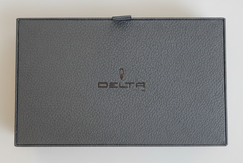 DELTA-KASETA NA 12 INSTRUMENTÓW PIŚMIENNICZYCH