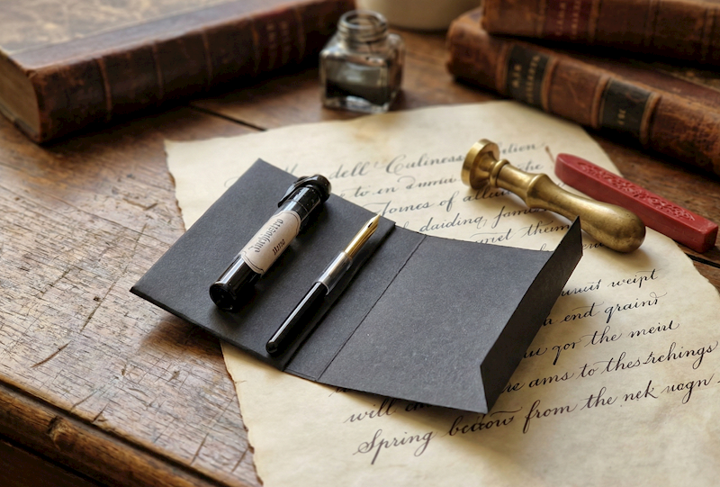 RUBINATO-MAŁY ZESTAW Z ATRAMENTEM I PIÓREM 25/9 Z