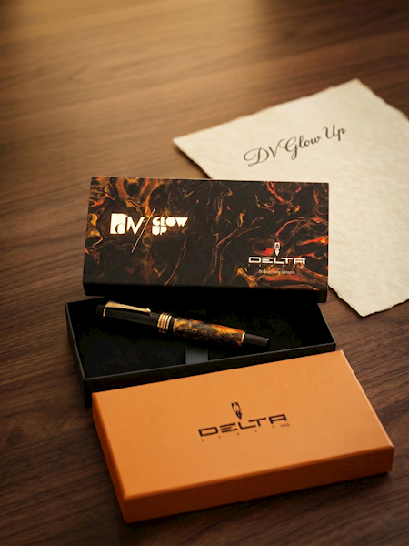 DELTA-PIÓRO DV GLOW UP STEEL NIB,GOLD TRIMS