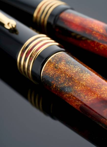 DELTA-PIÓRO DV GLOW UP STEEL NIB,GOLD TRIMS